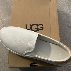Brand new Ugg cahlvan slip on leather sneakers size 9.5